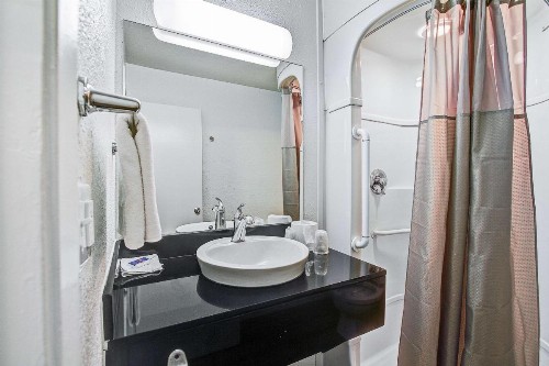 Motel 6-Green Bay WI - image 16