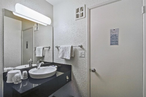 Motel 6-Green Bay WI - image 18