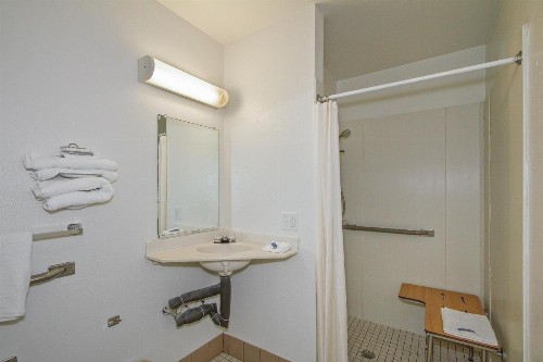 Motel 6-Green Bay WI - image 36