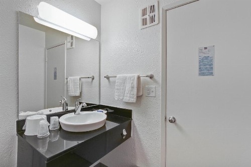 Motel 6-Green Bay WI - image 41