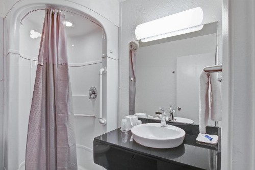 Motel 6-Green Bay WI - image 44