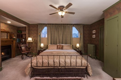 Astor House - image 24