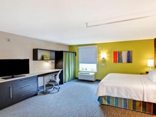 Home2 Suites Green Bay - image 15