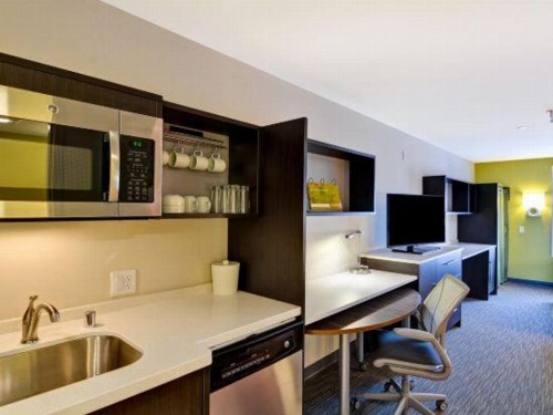 Home2 Suites Green Bay - image 17