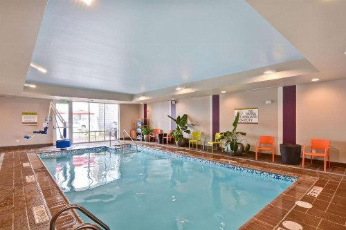 Home2 Suites Green Bay - image 3