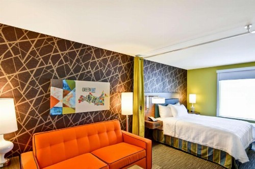 Home2 Suites Green Bay - image 6
