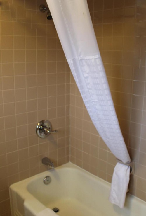 Bay Motel - image 32