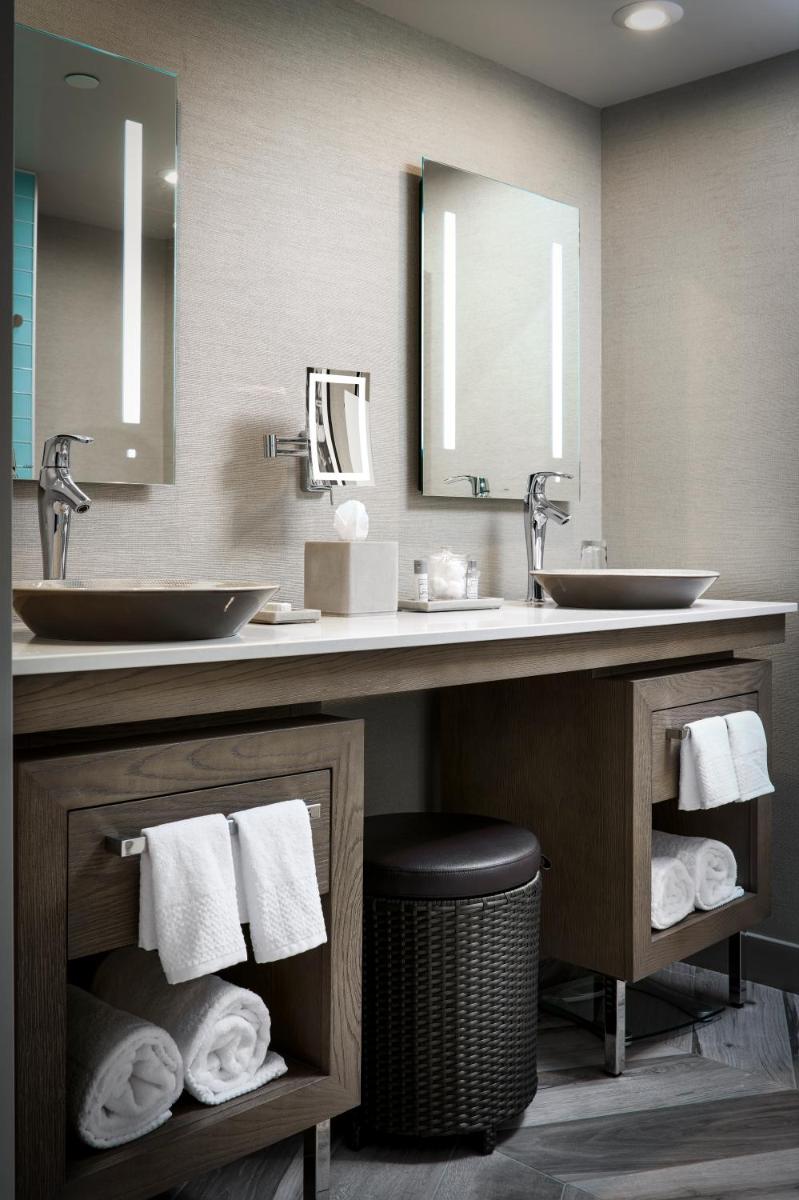 Lodge Kohler - image 5