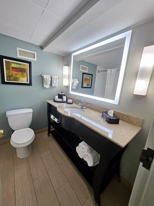 Best Western Plus Greensboro/Coliseum Area - image 3