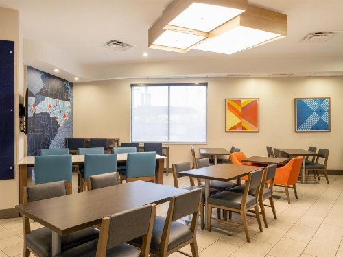 Holiday Inn Express Greensboro-I-40 at Wendover an IHG Hotel - image 11