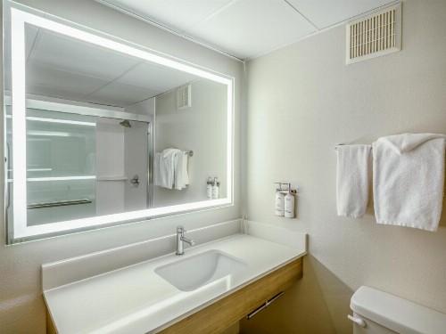Holiday Inn Express Greensboro-I-40 at Wendover an IHG Hotel - image 18