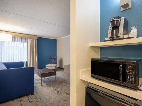 Holiday Inn Express Greensboro-I-40 at Wendover an IHG Hotel - image 19