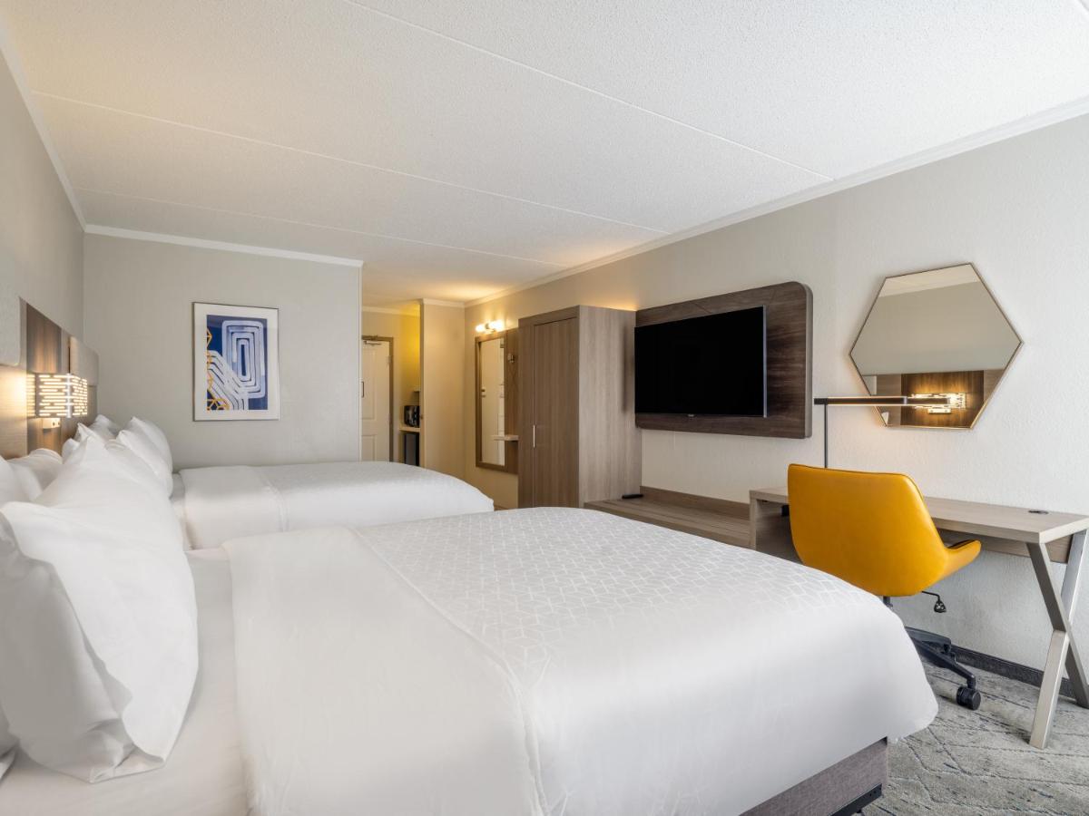 Holiday Inn Express Greensboro-I-40 at Wendover an IHG Hotel - image 2