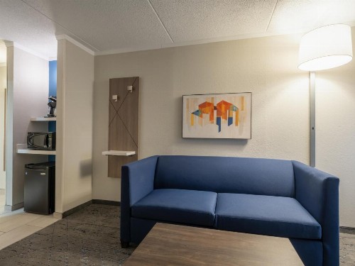 Holiday Inn Express Greensboro-I-40 at Wendover an IHG Hotel - image 25