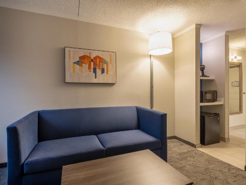 Holiday Inn Express Greensboro-I-40 at Wendover an IHG Hotel - image 3