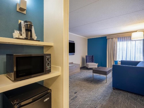 Holiday Inn Express Greensboro-I-40 at Wendover an IHG Hotel - image 33