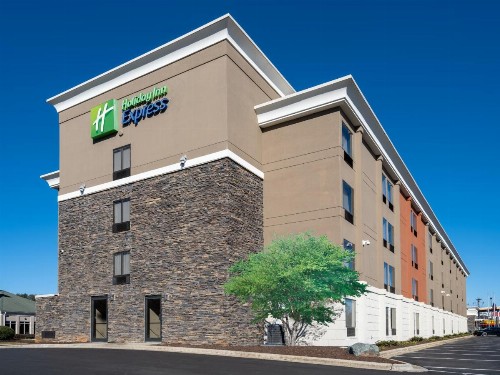 Holiday Inn Express Greensboro-I-40 at Wendover an IHG Hotel - image 35
