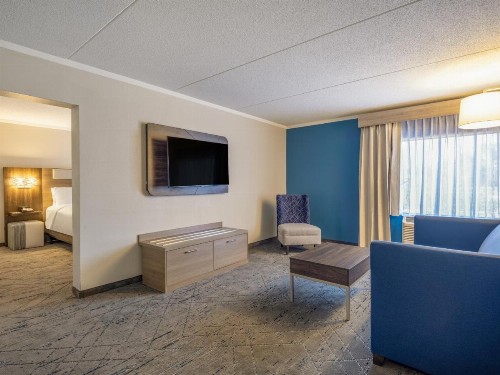 Holiday Inn Express Greensboro-I-40 at Wendover an IHG Hotel - image 38