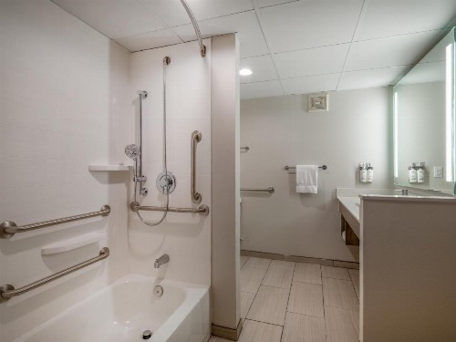 Holiday Inn Express Greensboro-I-40 at Wendover an IHG Hotel - image 5