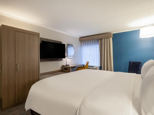 Holiday Inn Express Greensboro-I-40 at Wendover an IHG Hotel - image 6