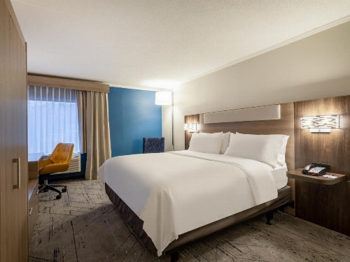 Holiday Inn Express Greensboro-I-40 at Wendover an IHG Hotel - image 9