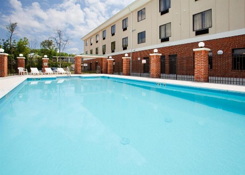 Holiday Inn Express Hotel & Suites Greensboro-East an IHG Hotel - image 10