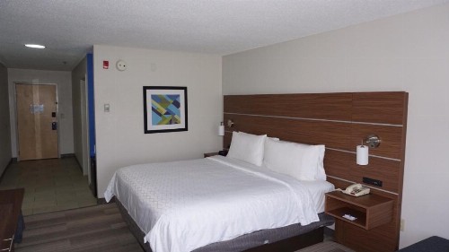 Holiday Inn Express Hotel & Suites Greensboro-East an IHG Hotel - image 28