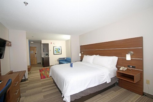 Holiday Inn Express Hotel & Suites Greensboro-East an IHG Hotel - image 30
