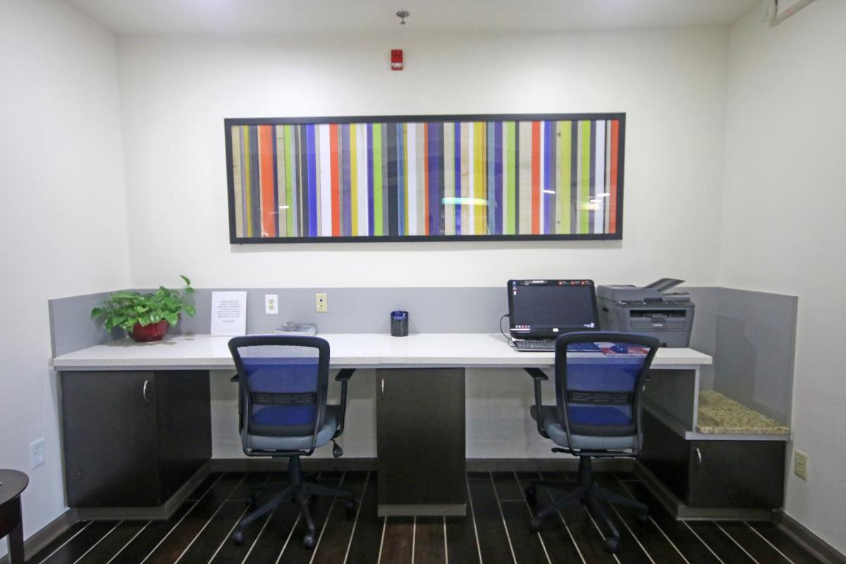 Holiday Inn Express Hotel & Suites Greensboro-East an IHG Hotel - image 5
