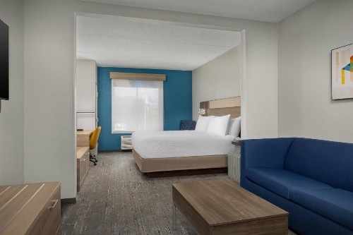Holiday Inn Express Hotel & Suites Greensboro - Airport Area an IHG Hotel - image 13