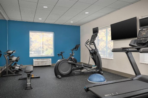 Holiday Inn Express Hotel & Suites Greensboro - Airport Area an IHG Hotel - image 27