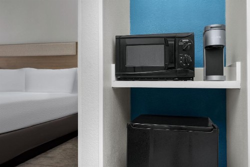 Holiday Inn Express Hotel & Suites Greensboro - Airport Area an IHG Hotel - image 33