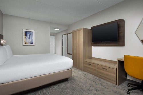 Holiday Inn Express Hotel & Suites Greensboro - Airport Area an IHG Hotel - image 44
