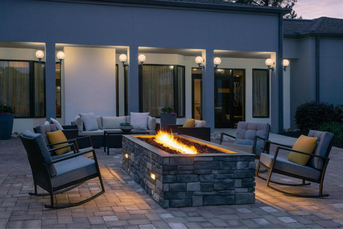 Courtyard by Marriott Greensboro - main image