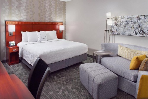 Courtyard by Marriott Greensboro - image 10