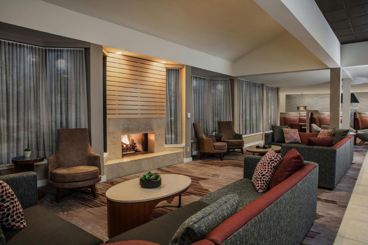 Courtyard by Marriott Greensboro - image 3