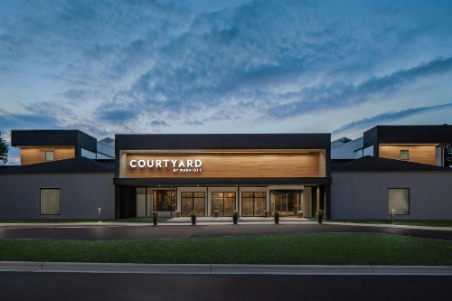 Courtyard by Marriott Greensboro - image 4