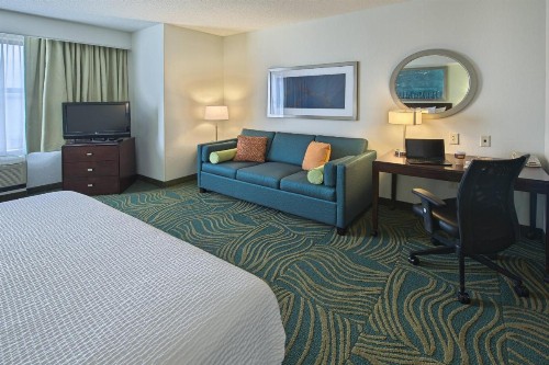 SpringHill Suites by Marriott Greensboro - image 21