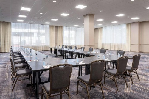 Marriott Greensboro Downtown - image 25