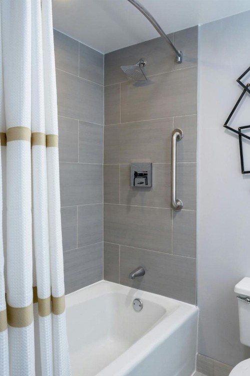 Marriott Greensboro Downtown - image 33