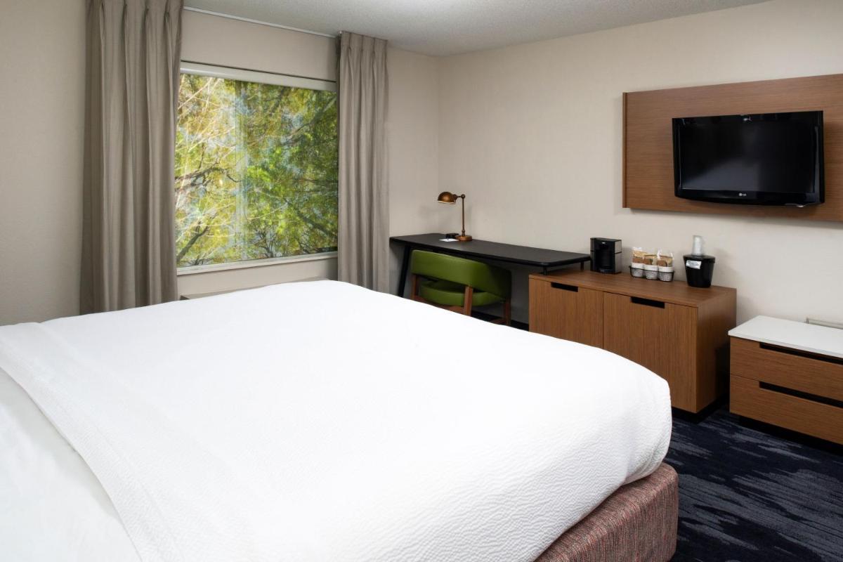 Fairfield Inn & Suites Greensboro Wendover - image 3