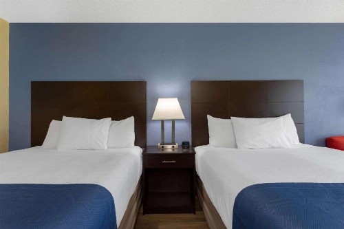 Days Inn by Wyndham Greensboro Airport - image 12