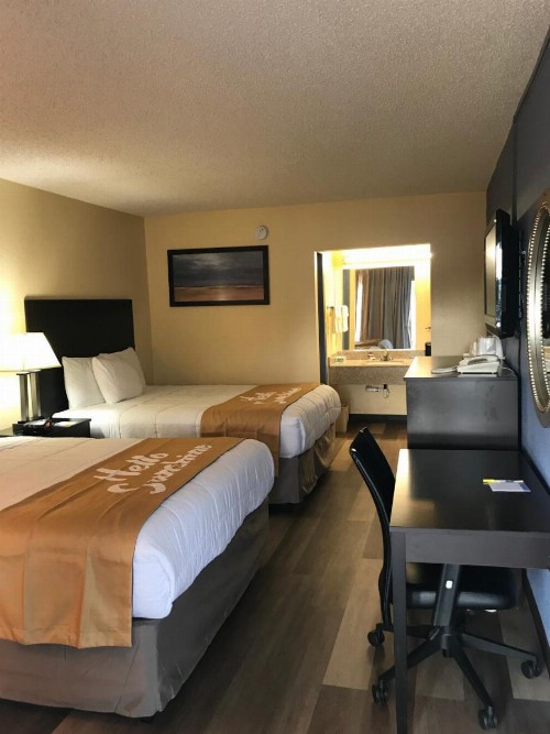 Days Inn by Wyndham Greensboro Airport - image 13