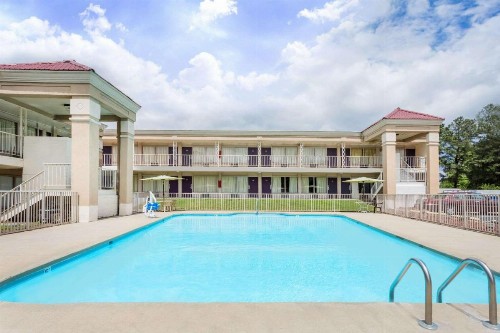 Days Inn by Wyndham Greensboro Airport - image 16