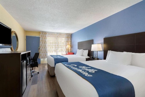 Days Inn by Wyndham Greensboro Airport - image 28