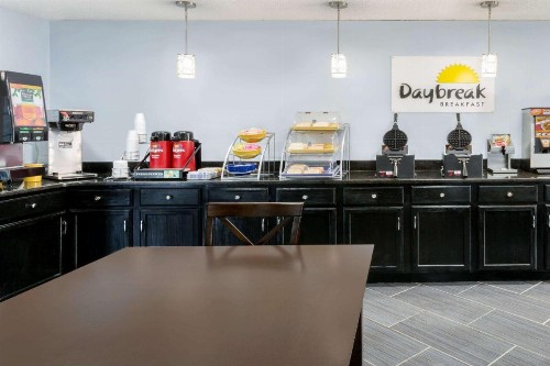 Days Inn by Wyndham Greensboro Airport - image 5