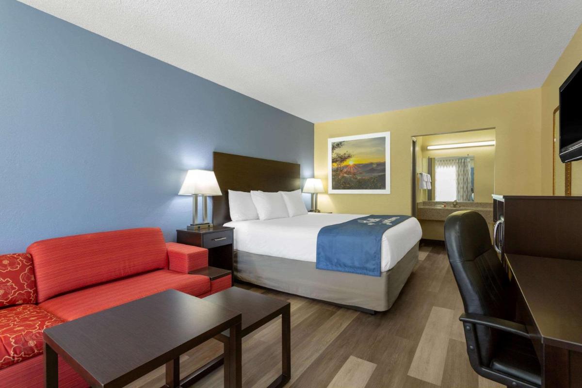 Days Inn by Wyndham Greensboro Airport - image 6