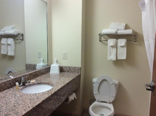 Days Inn by Wyndham Greensboro NC - image 14