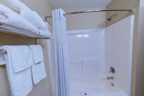 Days Inn by Wyndham Greensboro NC - image 29