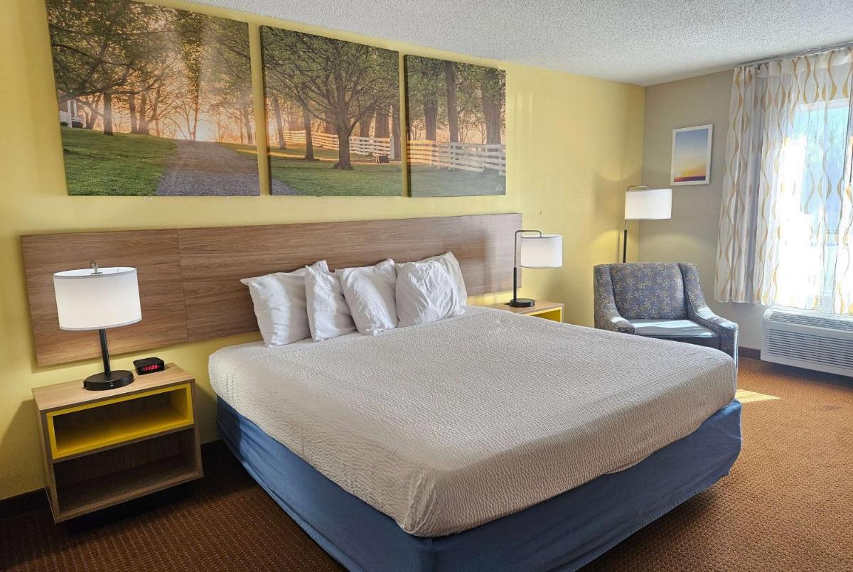 Days Inn by Wyndham Greensboro NC - image 3